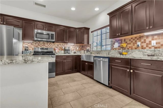 16341 Freesia, Fontana, CA 92336