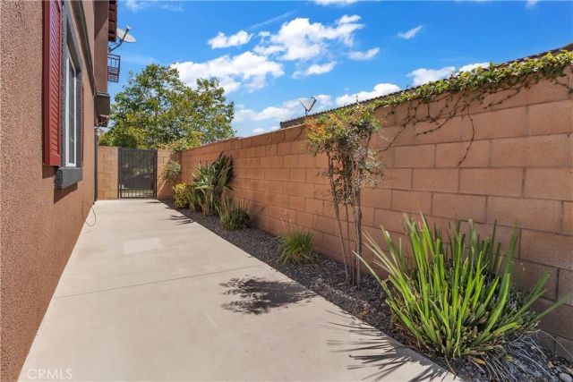 16341 Freesia, Fontana, CA 92336