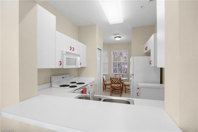 2345 Carrington CT 204, Naples, FL 34109