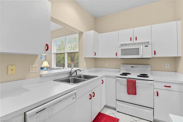 2345 Carrington CT 204, Naples, FL 34109