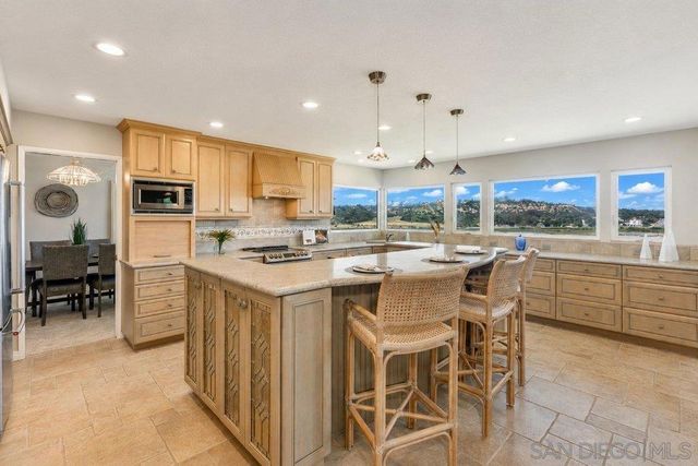 942 Santa Hidalga, Solana Beach, CA 92075
