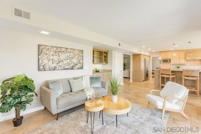942 Santa Hidalga, Solana Beach, CA 92075