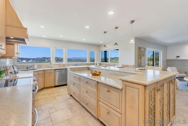942 Santa Hidalga, Solana Beach, CA 92075