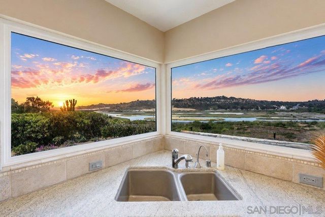 942 Santa Hidalga, Solana Beach, CA 92075