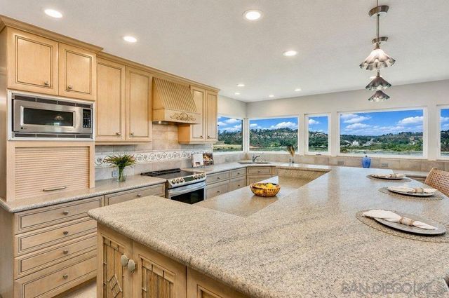 942 Santa Hidalga, Solana Beach, CA 92075