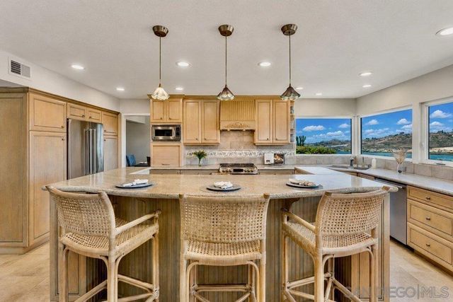 942 Santa Hidalga, Solana Beach, CA 92075