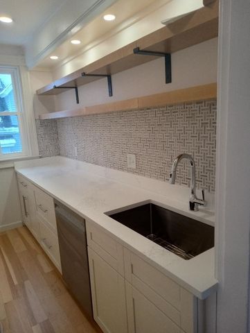 28 Ekman St 3, Worcester, MA 01607