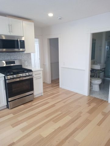 28 Ekman St 3, Worcester, MA 01607