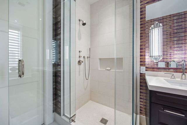 118 E Erie Street 18A, Chicago, IL 60611