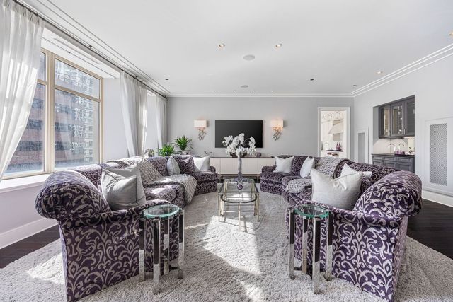 118 E Erie Street 18A, Chicago, IL 60611