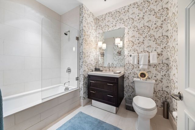 118 E Erie Street 18A, Chicago, IL 60611