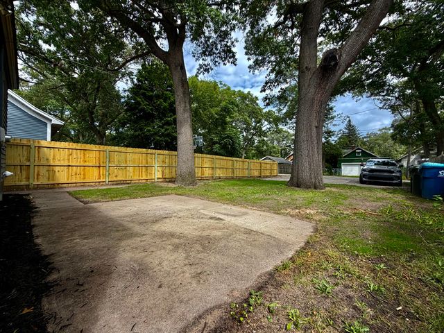 1782 Wood Street, Muskegon, MI 49442