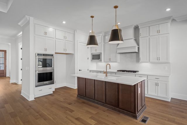6001 Elliott Court, Arrington, TN 37014