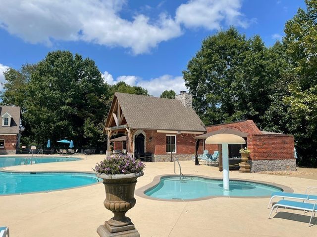 6001 Elliott Court, Arrington, TN 37014
