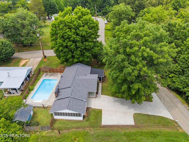 513 Smokey Drive, Loudon, TN 37774