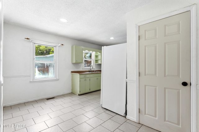513 Smokey Drive, Loudon, TN 37774
