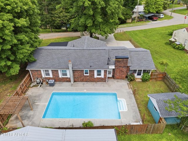 513 Smokey Drive, Loudon, TN 37774