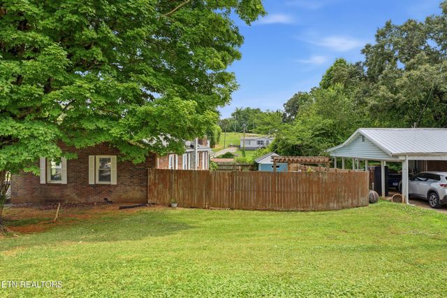 513 Smokey Drive, Loudon, TN 37774