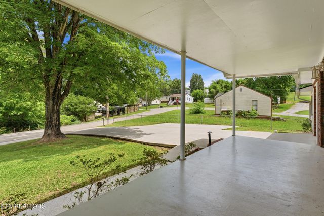 513 Smokey Drive, Loudon, TN 37774
