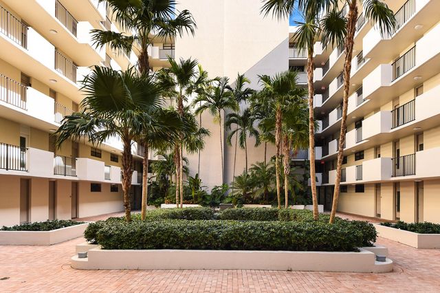 145 Ocean Avenue 303, Palm Beach Shores, FL 33404