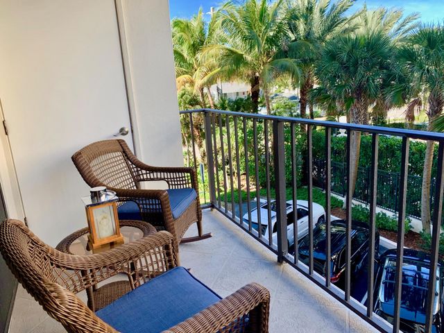 145 Ocean Avenue 303, Palm Beach Shores, FL 33404