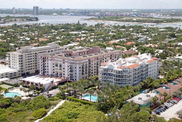 145 Ocean Avenue 303, Palm Beach Shores, FL 33404