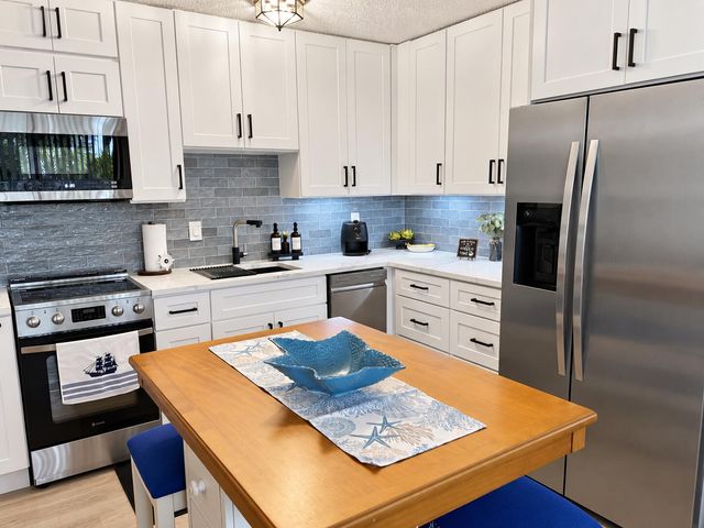 145 Ocean Avenue 303, Palm Beach Shores, FL 33404