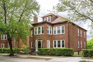 237 Winchester St 1, Brookline, MA 02446