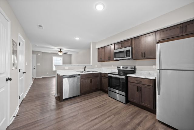418 Peachers Mill Rd Apt E1, Clarksville, TN 37042