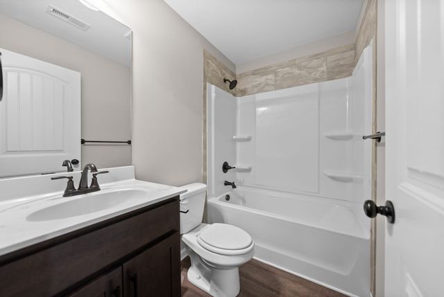 418 Peachers Mill Rd Apt E1, Clarksville, TN 37042