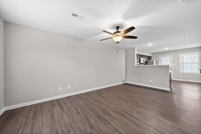 418 Peachers Mill Rd Apt E1, Clarksville, TN 37042
