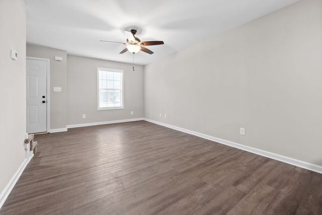 418 Peachers Mill Rd Apt E1, Clarksville, TN 37042