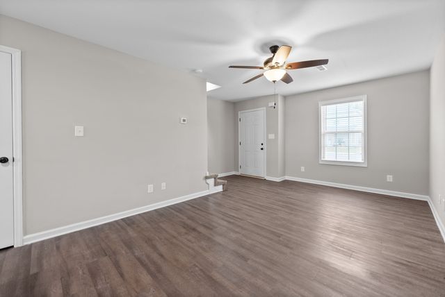 418 Peachers Mill Rd Apt E1, Clarksville, TN 37042