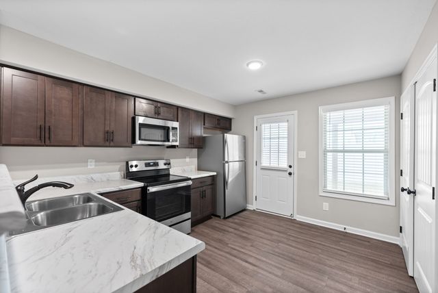 418 Peachers Mill Rd Apt E1, Clarksville, TN 37042