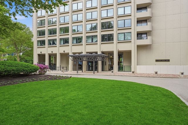 65 E India Row 14A, Boston, MA 02110
