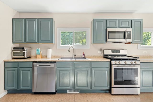 2793 Benton Street, Lake Station, IN 46405