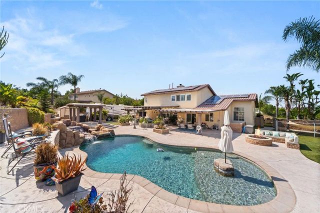 954 Thoroughbred, Norco, CA 92860