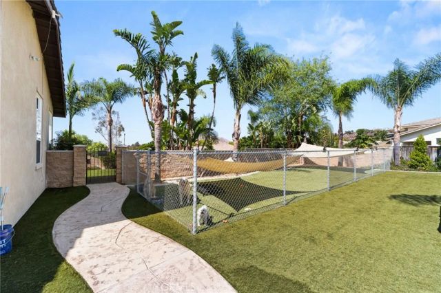 954 Thoroughbred, Norco, CA 92860