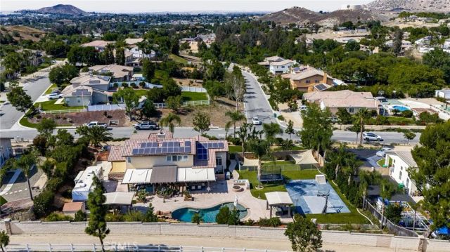 954 Thoroughbred, Norco, CA 92860