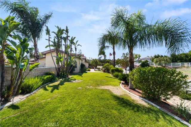 954 Thoroughbred, Norco, CA 92860