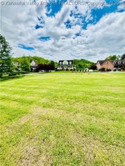 42 Lock Lane, Alum Creek, WV 25003