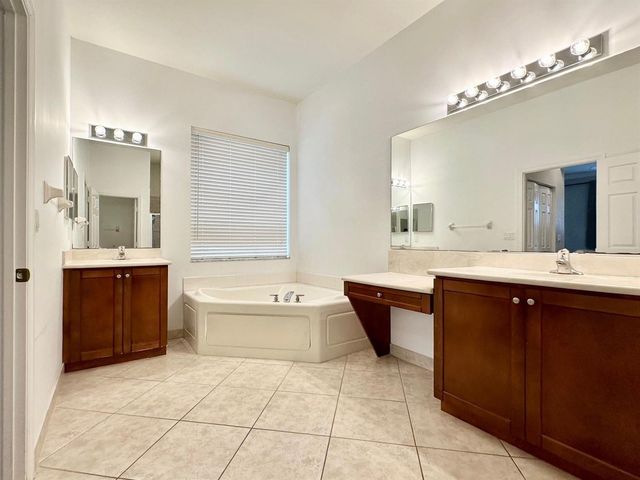 4109 W WHITEWATER Avenue, Weston, FL 33332