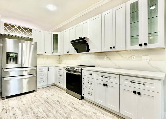 4109 W WHITEWATER Avenue, Weston, FL 33332