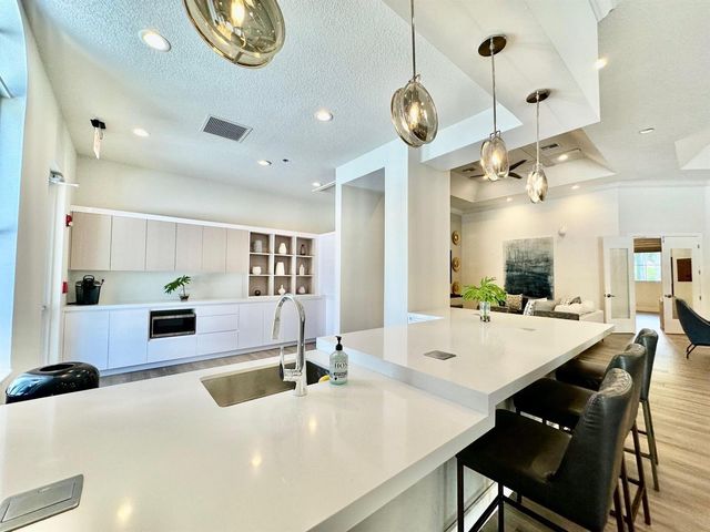 4109 W WHITEWATER Avenue, Weston, FL 33332