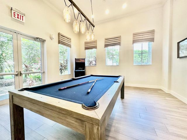 4109 W WHITEWATER Avenue, Weston, FL 33332