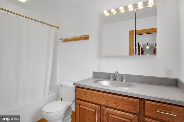 35 RED HILL RD, Newport, PA 17074