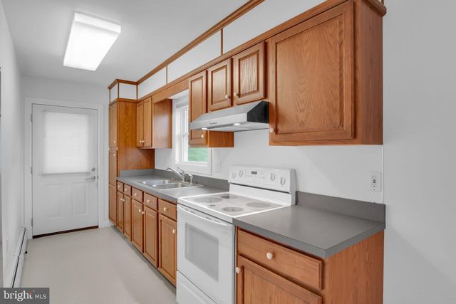 35 RED HILL RD, Newport, PA 17074