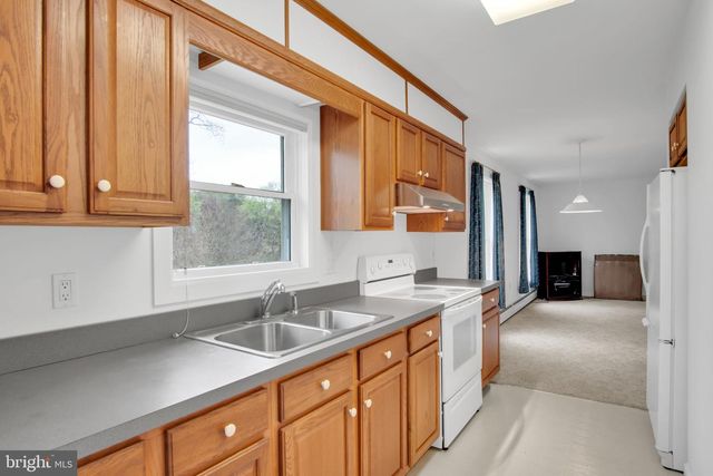 35 RED HILL RD, Newport, PA 17074