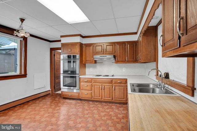 35 RED HILL RD, Newport, PA 17074