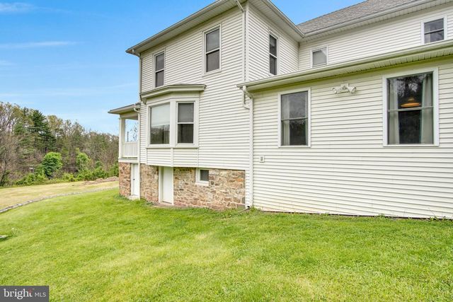35 RED HILL RD, Newport, PA 17074